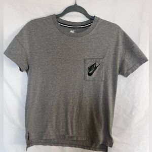 Nike Women’s Gray Pocket T-Shirt Logo Tee Size S